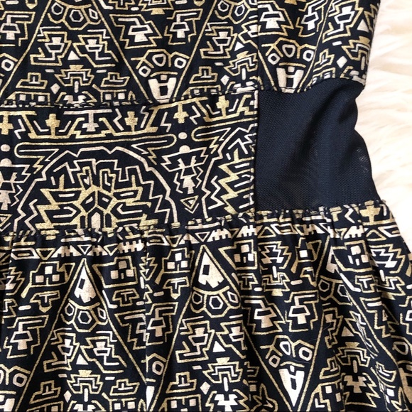 Forever 21 Black & Gold Sheer Accented Dre… - Picture 4 of 8